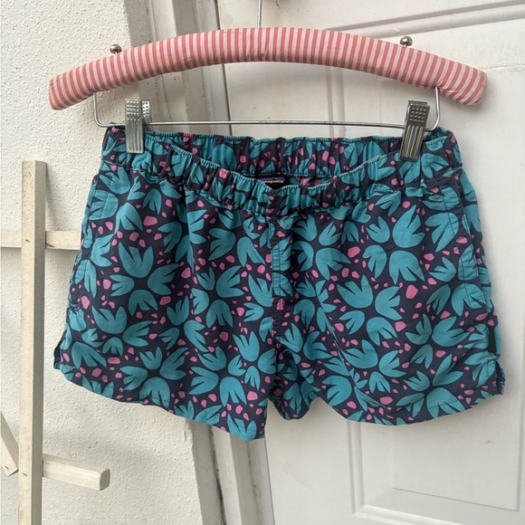 Patagonia Pants - Patagonia Barely Baggies Dolomite Blue & pink abstract active water shorts, S